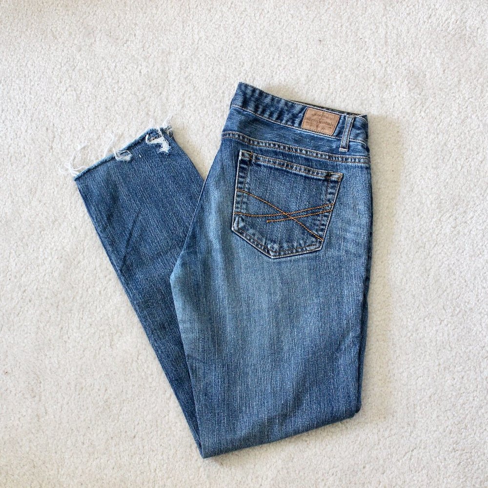 Distressed Aeropostale Bayla Skinny Curvy Jeans